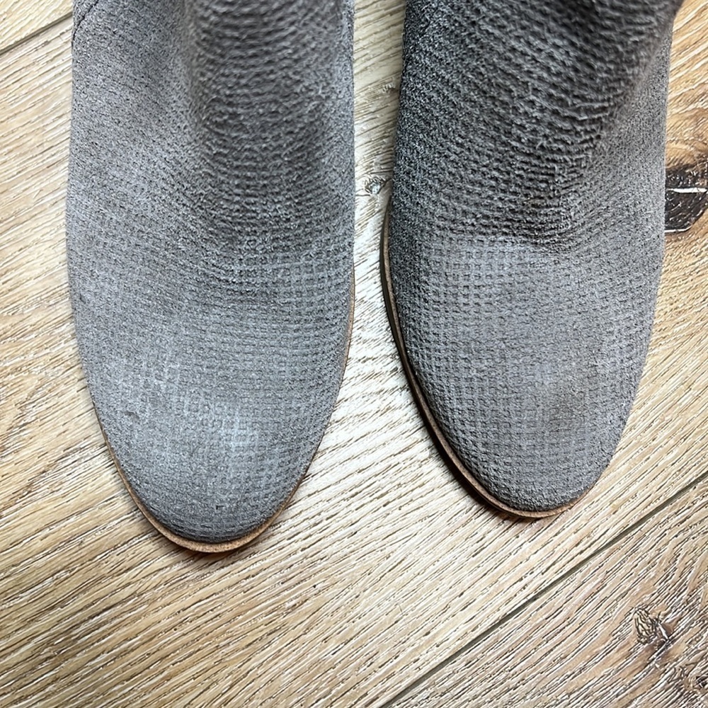 Lucky Brand Ponic Gray Suede Ankle Boots Size 6.5M - Picture 6 of 8